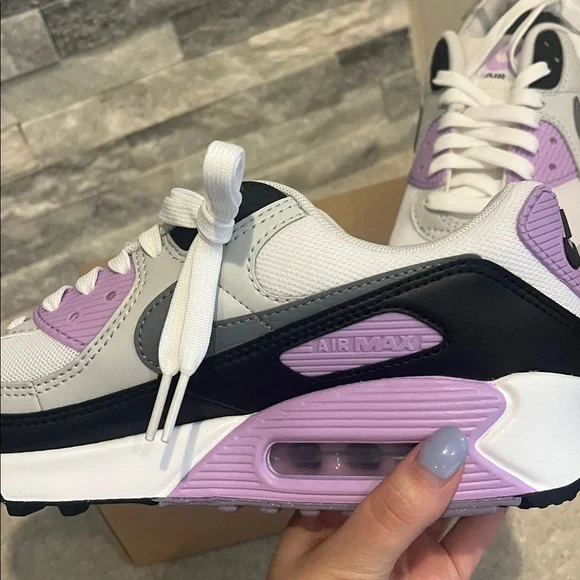 New!! Nike Air Max 90 women's white and purple sneakers - Picture 4 of 6